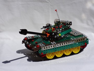 816L-5 Leger tank met mechanisch draaiende koepel